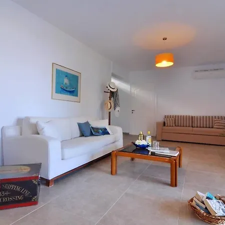 With 5 Bedrooms In Mpastouni With Wonderful Sea View Private Pool Enclosed Garden 9 Km From The Beach Vila *